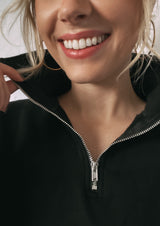 The RELAX 1/4 ZIP True Black